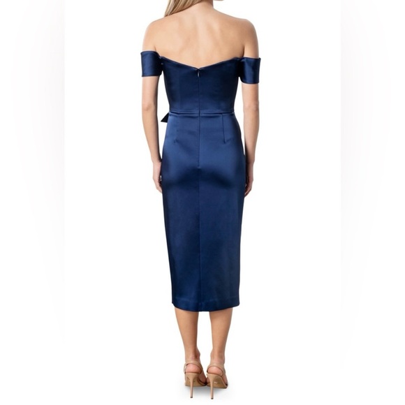 Dress The Population Alamo - Picture 3 of 4